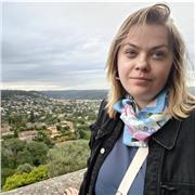 Professeure d'anglais avec 5+ ans d'expérience avec les cours en ligne